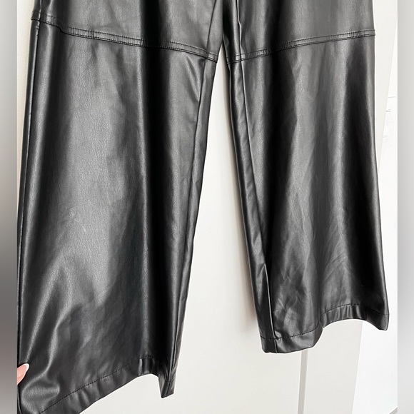 SALE 🔻 Zara Black Faux Leather Straight Leg Fleece Lined Cargo Pants - Picture 12 of 13